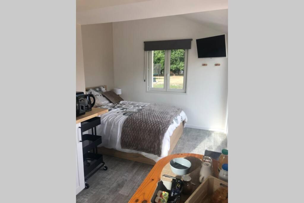 Studio Au numéro 10, proche zoo de Beauval et sortie d autoroute Villefranche-sur-Cher Extérieur photo